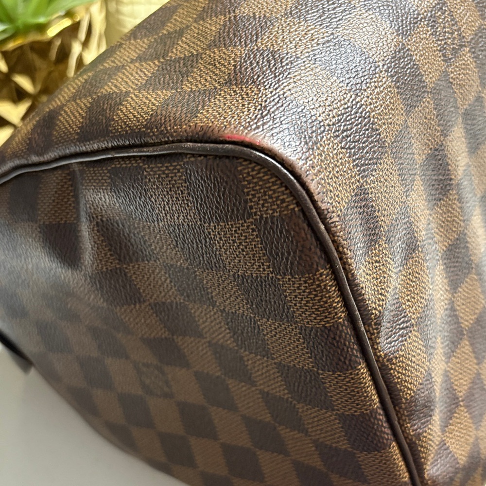 Louis Vuitton Speedy 30 Bandouliere
Damier Ebene plus wallet - Picture 8 of 17